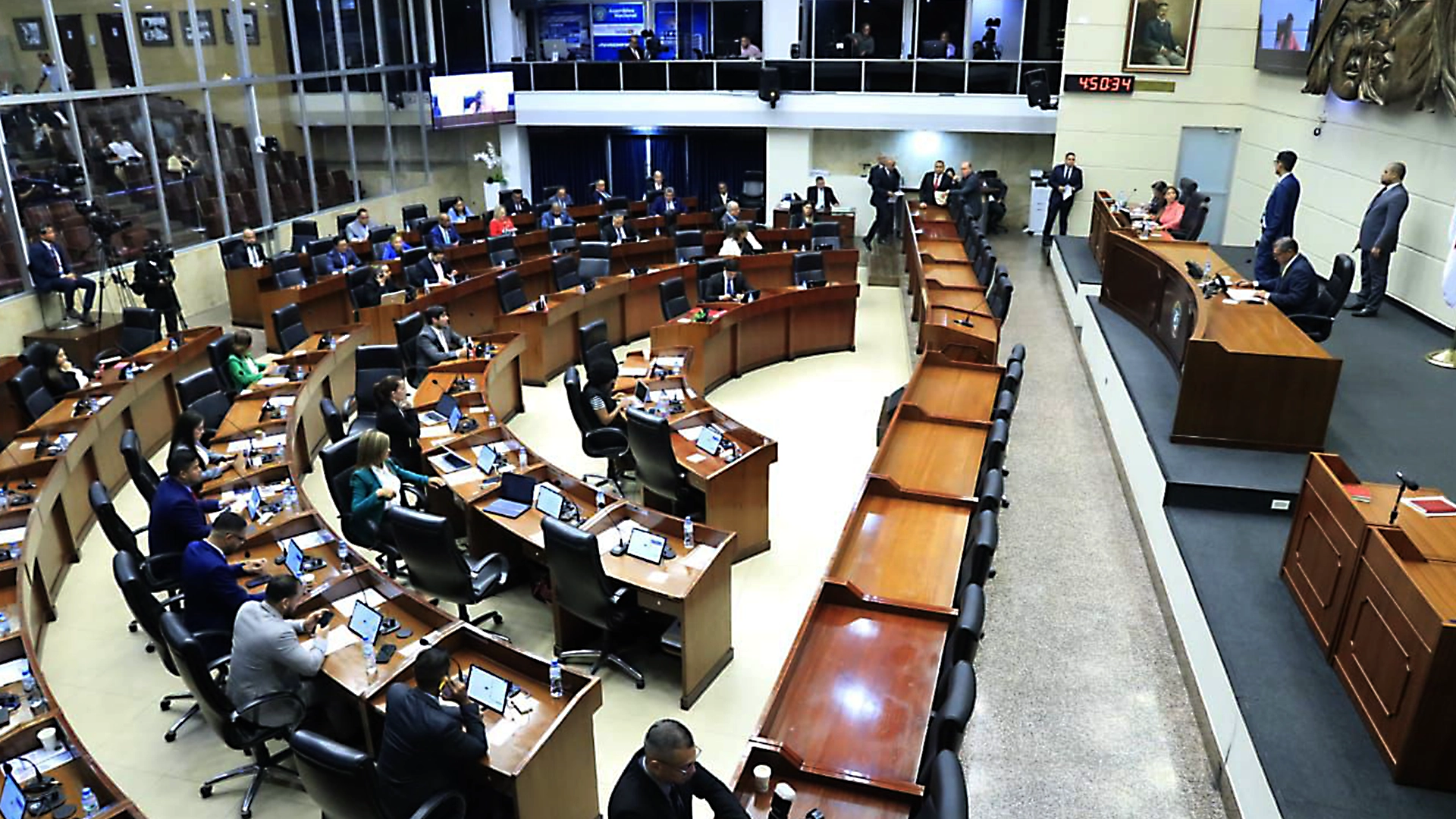 Noticias en Vivo desde Panamá – Información Actualizada al Instante 3 Featured image for “Asamblea devuelve a comisión proyecto sobre derecho a réplica tras cuestionamientos”