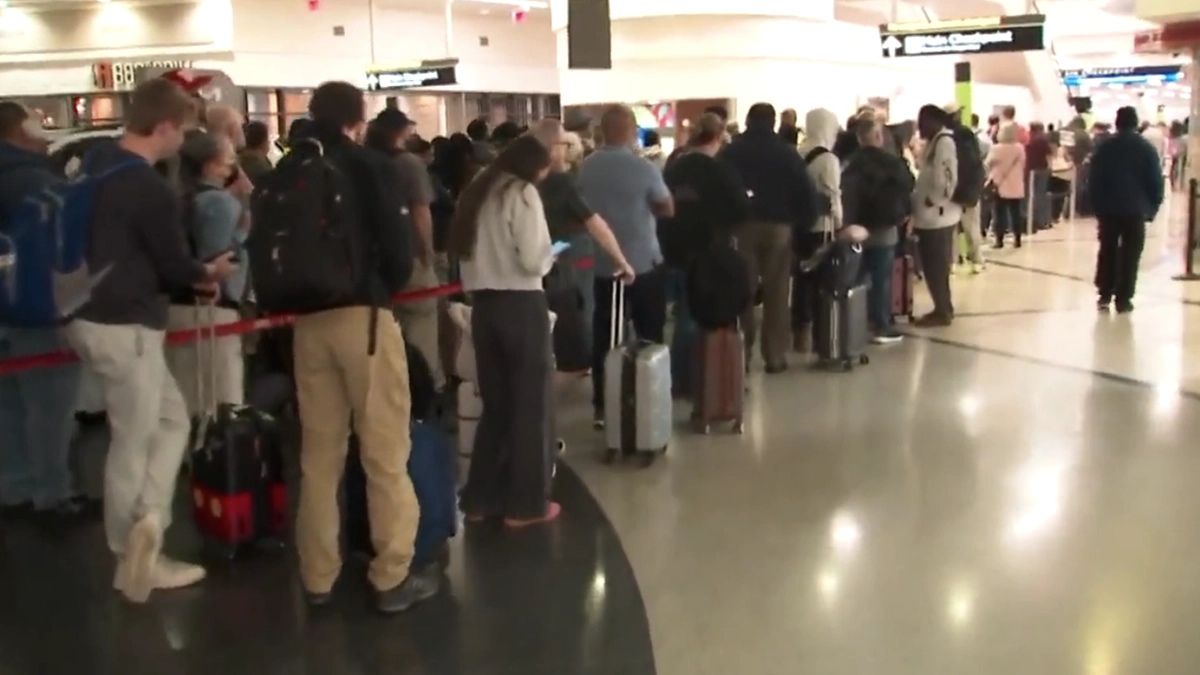 Noticias en Vivo desde Panamá – Información Actualizada al Instante 20 Featured image for “Demoras en aeropuertos reflejan impacto del cierre gubernamental en servicios claves”